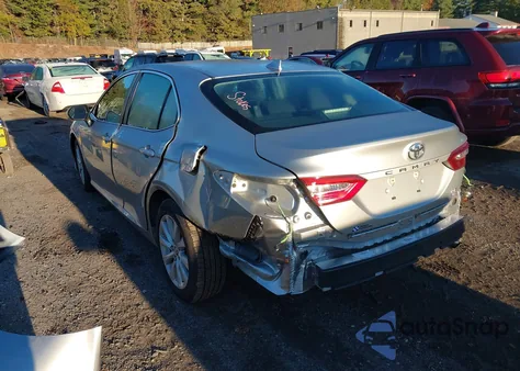 2020 Toyota Camry Le Awd z USA, uszkodzony, nr VIN 4T1C11BK7LU004084